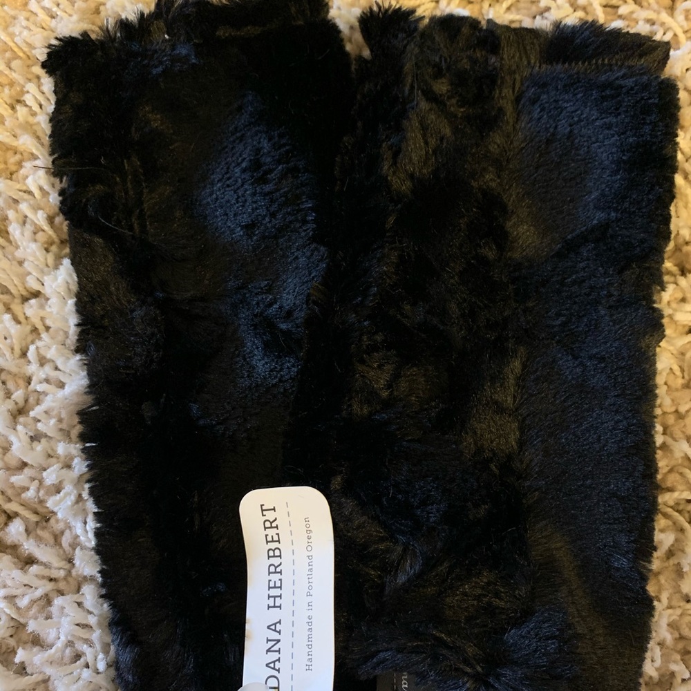 GLOVES - Picture 4 of 4